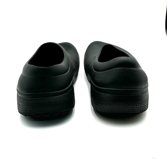 CROCS ON THE CLOCK LITERIDE™ SLIP RESISTANT WORK SLIP-ON size 8 SMALL fit like a - Picture 6 of 8